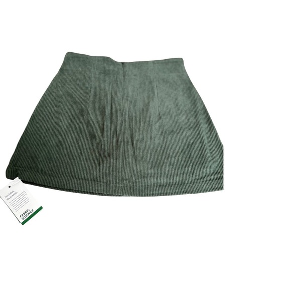Halara Green Corduroy A Line Mini Skirt With Built In Shorts XS NWT - Picture 3 of 6